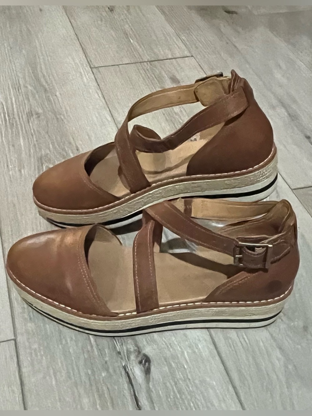 Timberland Womens Emerson Point Closed Toe Sandal Light Brown Wedge Size 9